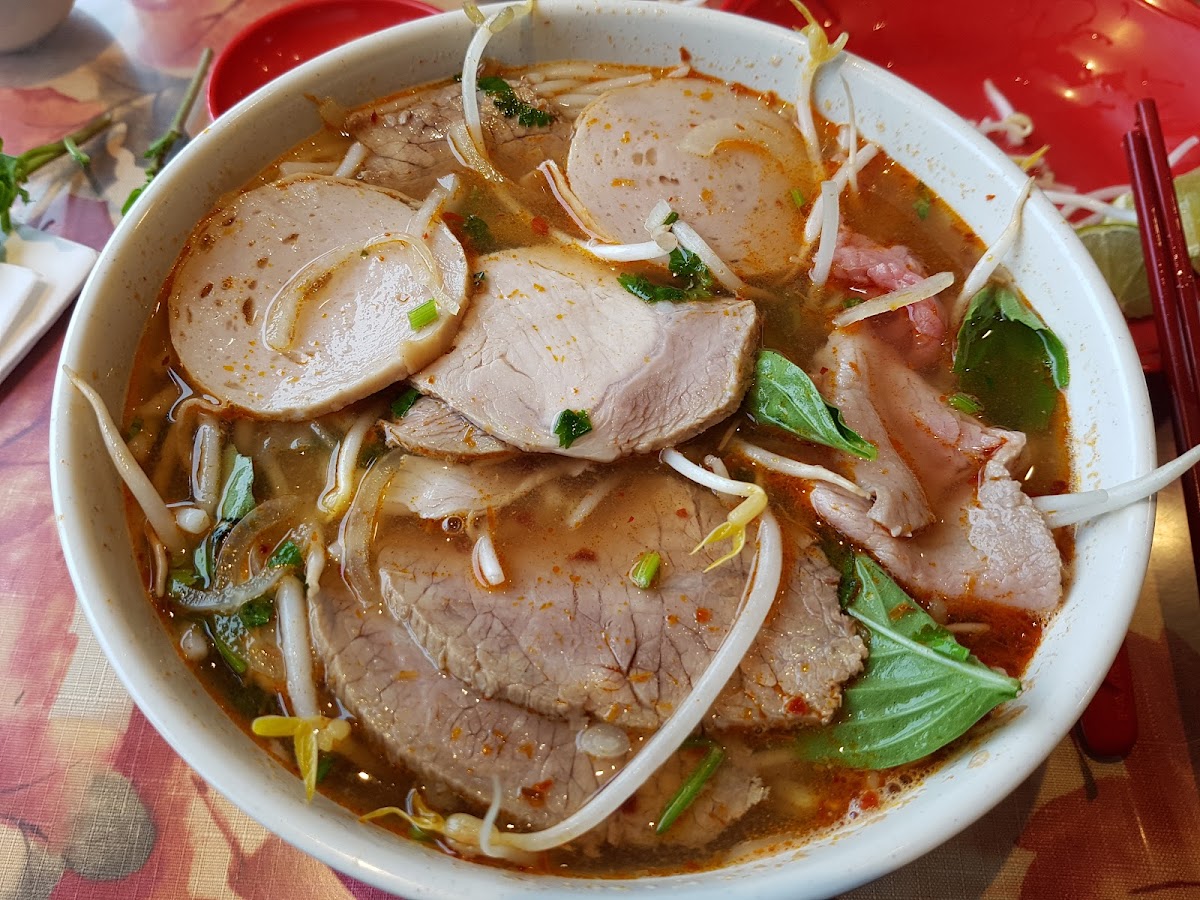Hu Tieu/ Mi – Egg / Rice Noodle Soups